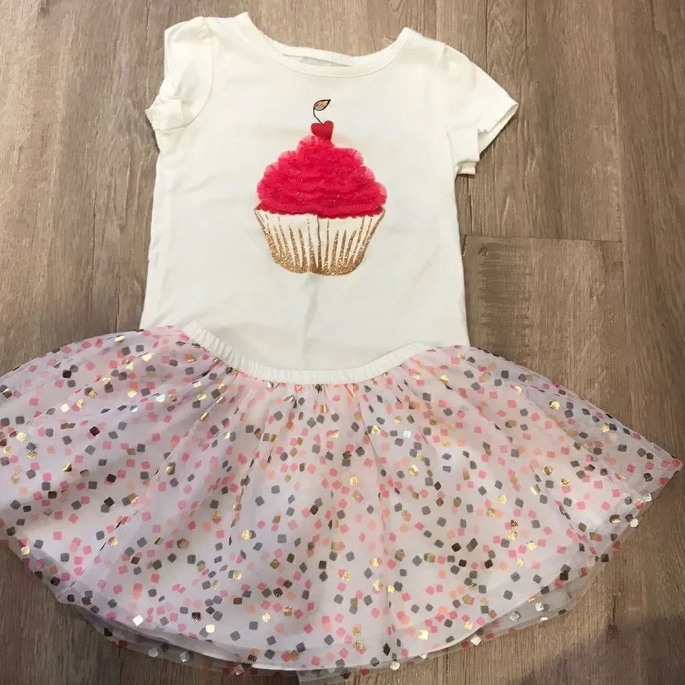 🎉1 hr sale🎉Top & skirt Birthday set ❤️